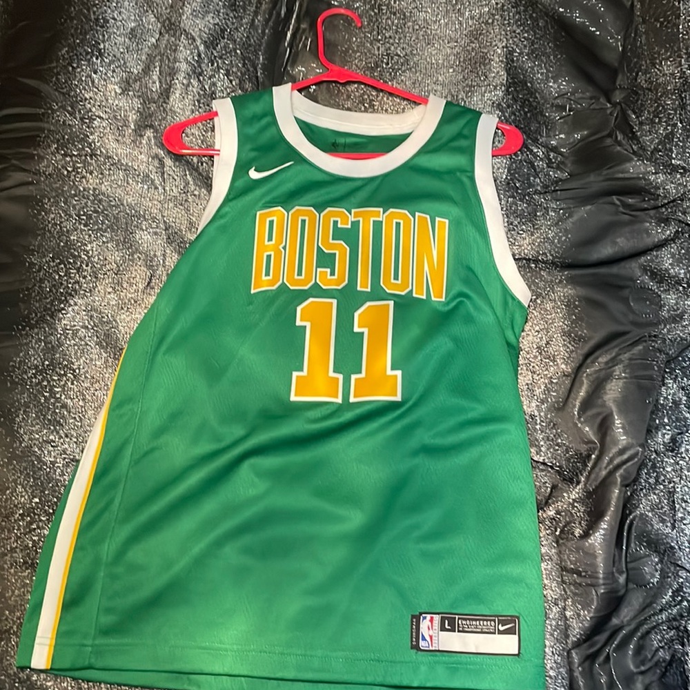 EUC Irving Celtics jersey